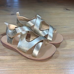 Girl’s Osh Kosh Gold Sandals